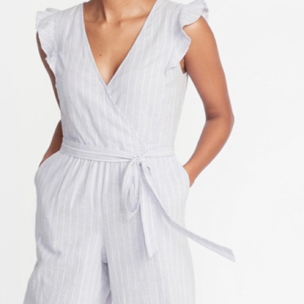 Old Navy Romper in light blue/white stripe